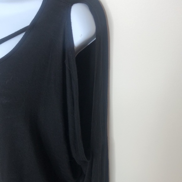 Women’s Acemi Long Sleeve Crop Top - Picture 3 of 4